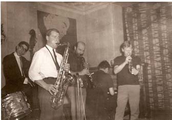 Photo of Sandy's Band at Six Bells June 1968